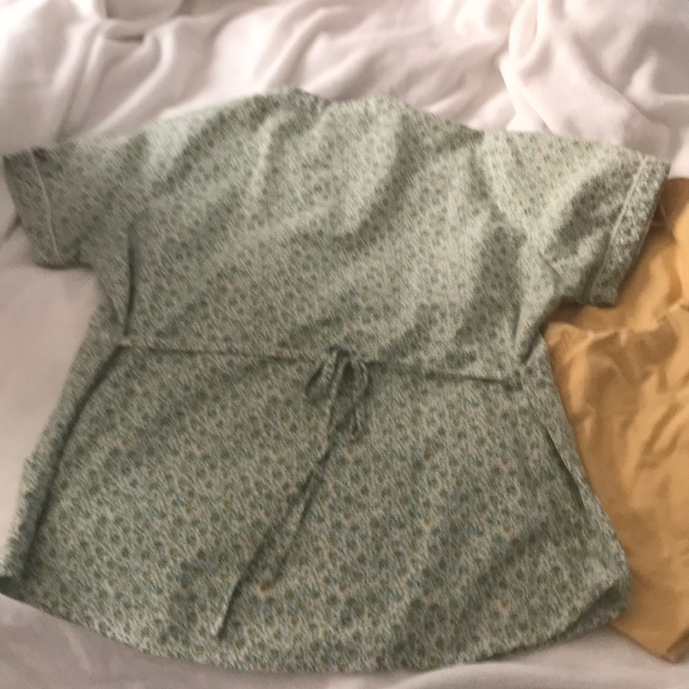 Matching scrub set! - Picture 2 of 4
